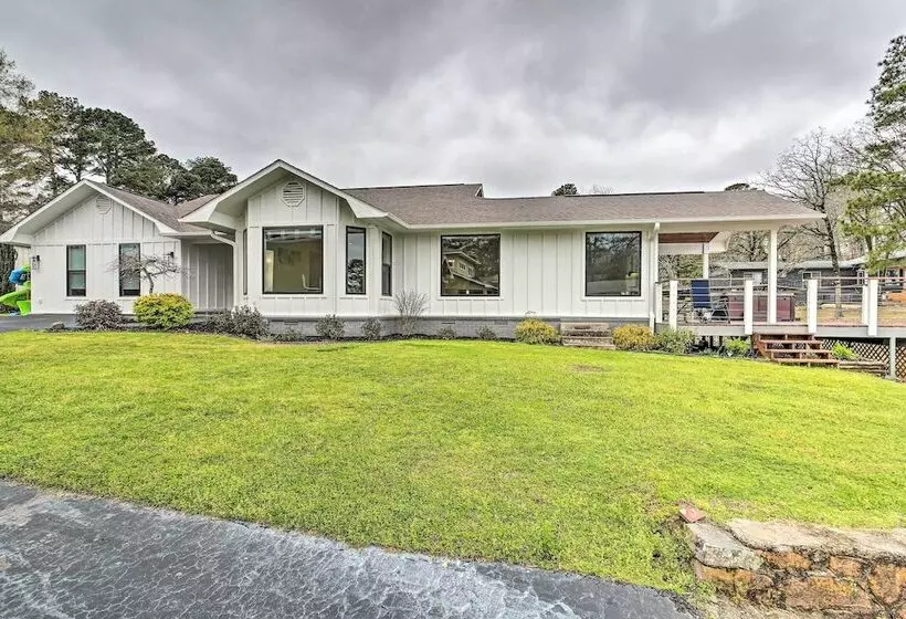 Boat Dock & Kayaks: Waterfront Hot Springs Home!