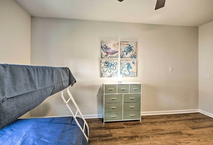 Boat Dock & Kayaks: Waterfront Hot Springs Home!