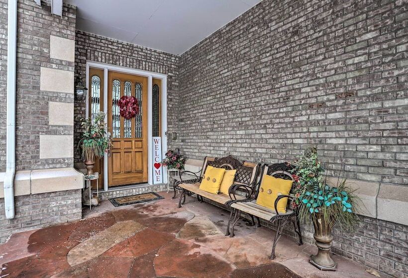 Spacious + Elegant Lone Tree Home Rental W/ Deck!