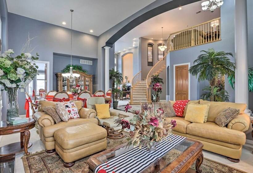 Spacious + Elegant Lone Tree Home Rental W/ Deck!