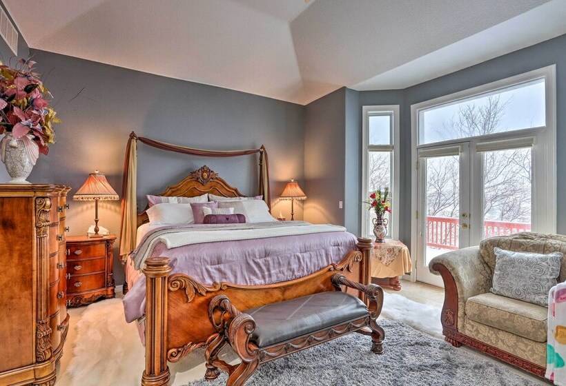 Spacious + Elegant Lone Tree Home Rental W/ Deck!