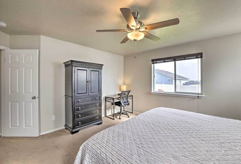 Spacious Family Home W/ Large Deck & Fire Pit!