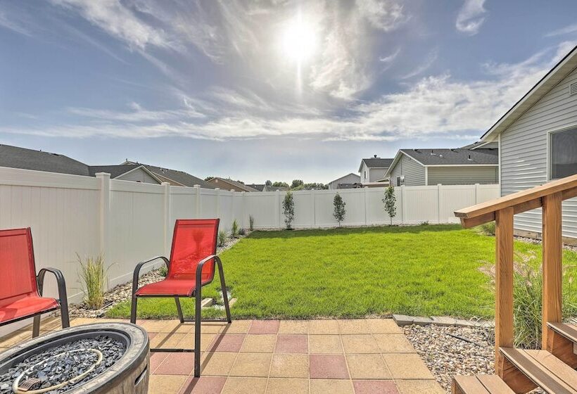 Spacious Family Home W/ Large Deck & Fire Pit!