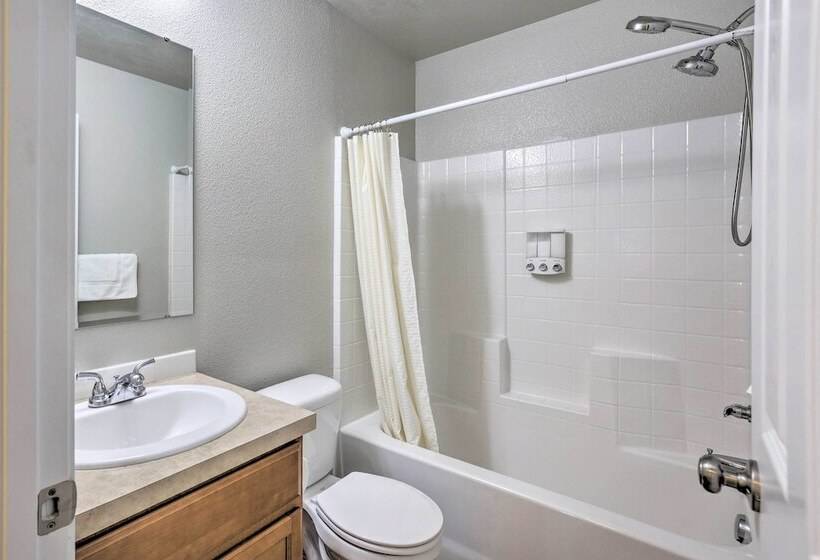 Spacious Family Home W/ Large Deck & Fire Pit!