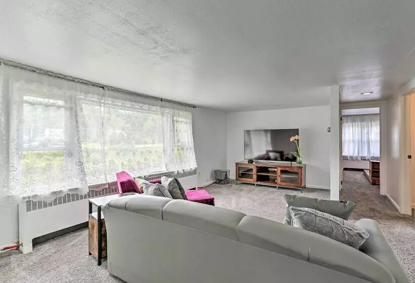 Spacious Sullivan County House W/ Fire Pit