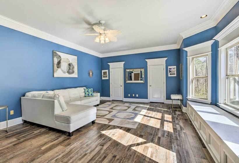 Stunning Wetumpka Farmhouse W/ Private Pool!