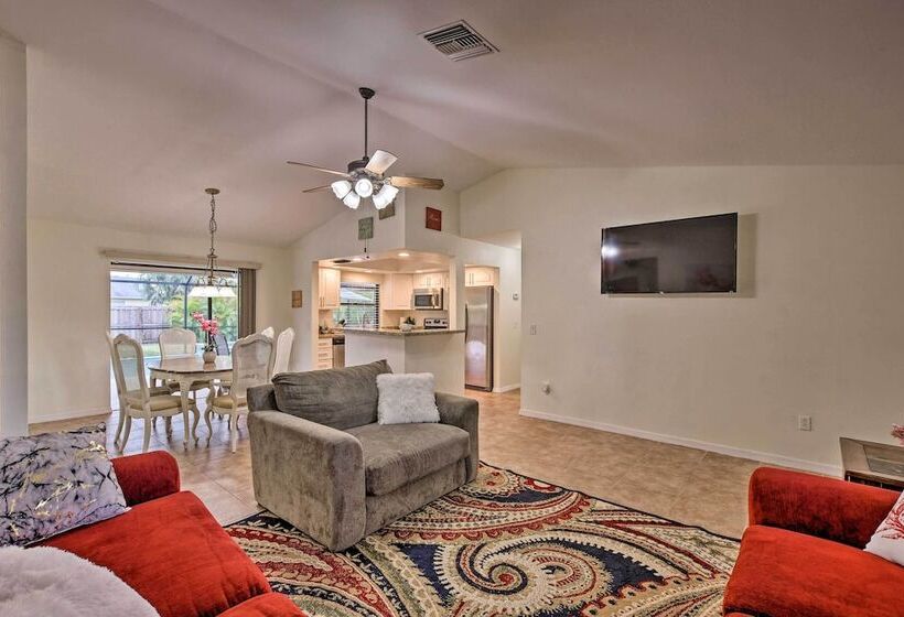 The Pelican Escape W/ Lanai ~3 Mi To Downtown!