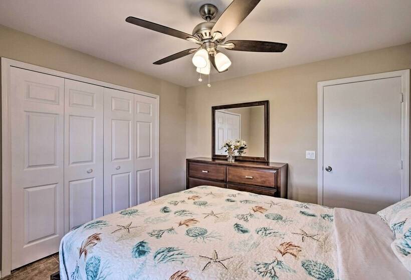 The Pelican Escape W/ Lanai ~3 Mi To Downtown!