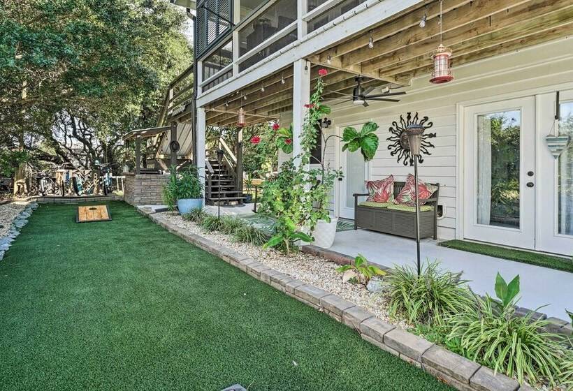 Topsail Beach Villa: Outdoor Oasis W/ Hot Tub