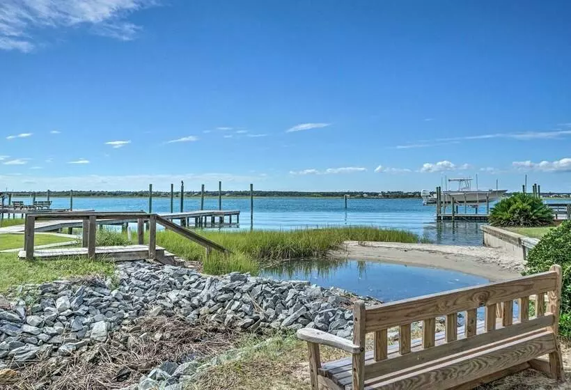 Topsail Beach Villa: Outdoor Oasis W/ Hot Tub
