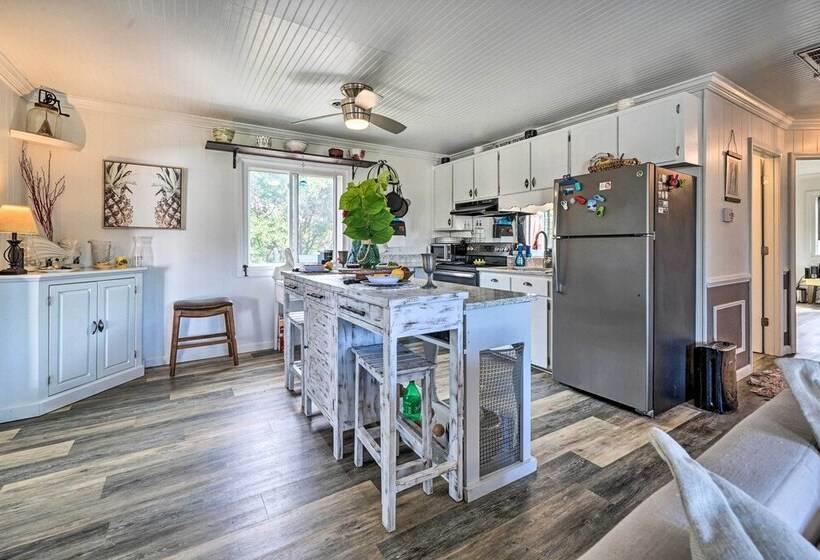 Topsail Beach Villa: Outdoor Oasis W/ Hot Tub