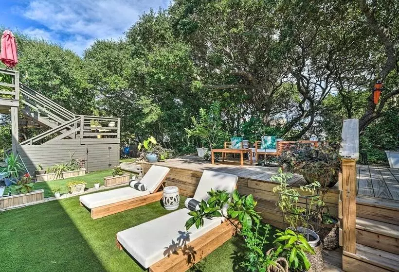 Topsail Beach Villa: Outdoor Oasis W/ Hot Tub