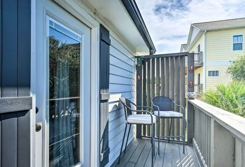 Topsail Beach Villa: Outdoor Oasis W/ Hot Tub