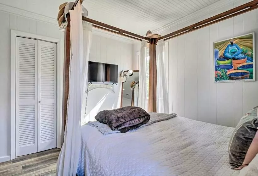 Topsail Beach Villa: Outdoor Oasis W/ Hot Tub