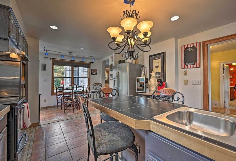 Unique & Historic Home Walk To Lake Champlain