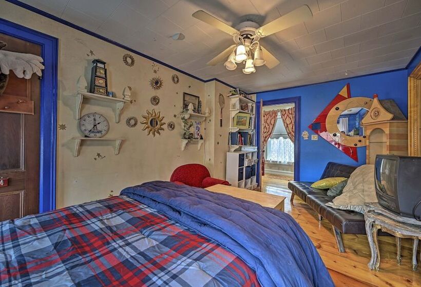 Unique & Historic Home Walk To Lake Champlain