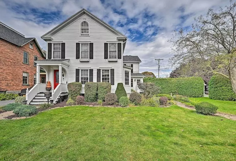 Unique & Historic Home Walk To Lake Champlain