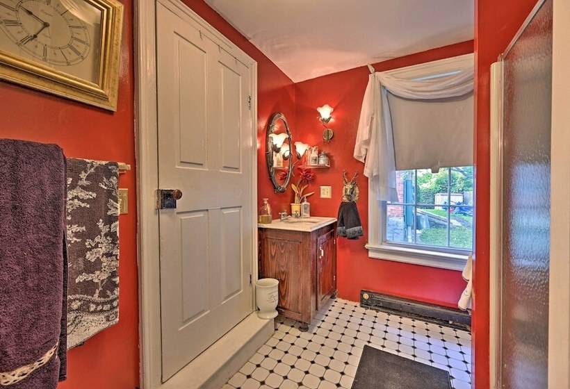 Unique & Historic Home Walk To Lake Champlain