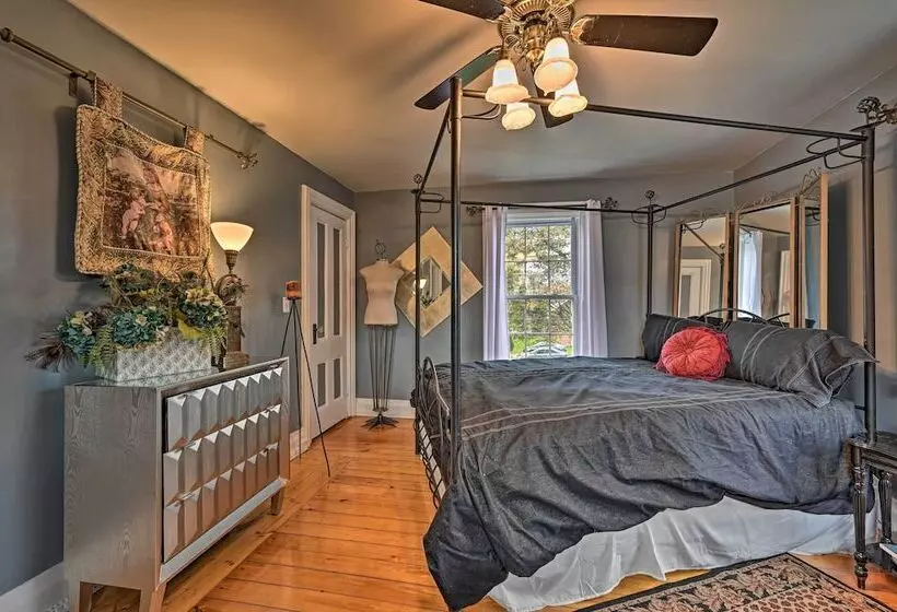 Unique & Historic Home Walk To Lake Champlain