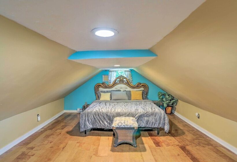 Unique Sandusky Home ~ 2 Blocks To Downtown!