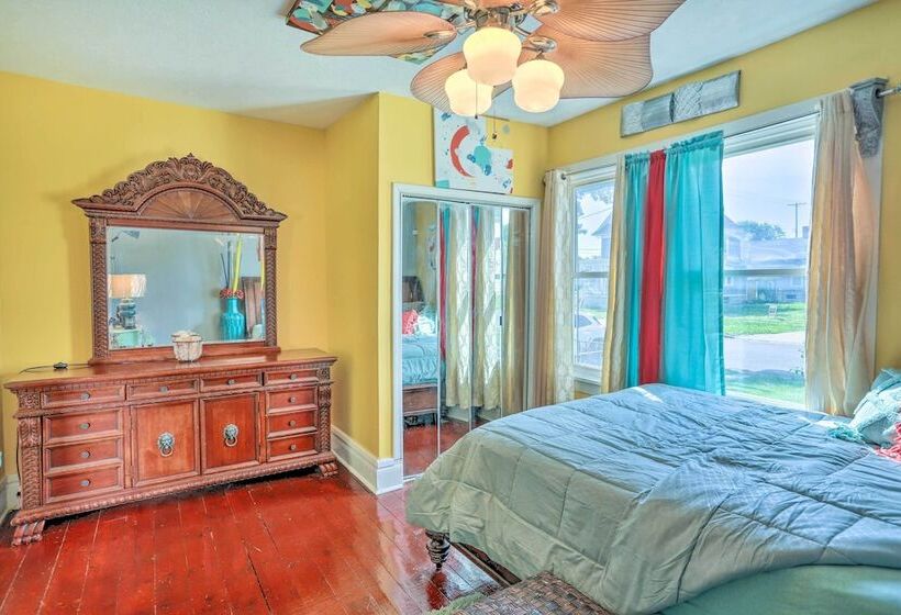 Unique Sandusky Home ~ 2 Blocks To Downtown!