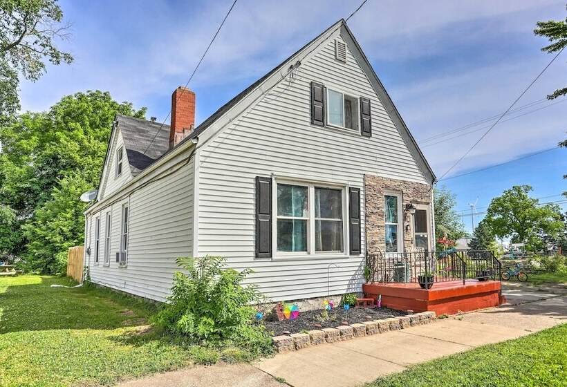 Unique Sandusky Home ~ 2 Blocks To Downtown!