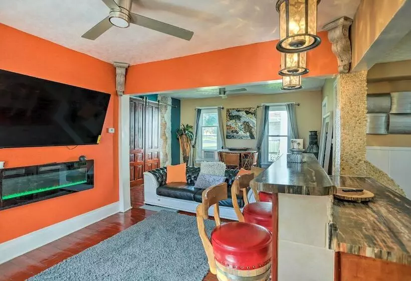 Unique Sandusky Home ~ 2 Blocks To Downtown!