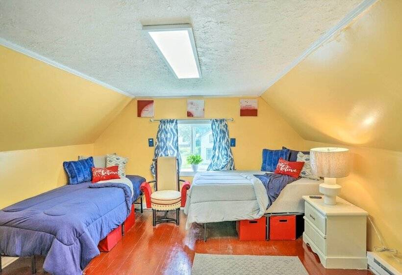 Unique Sandusky Home ~ 2 Blocks To Downtown!