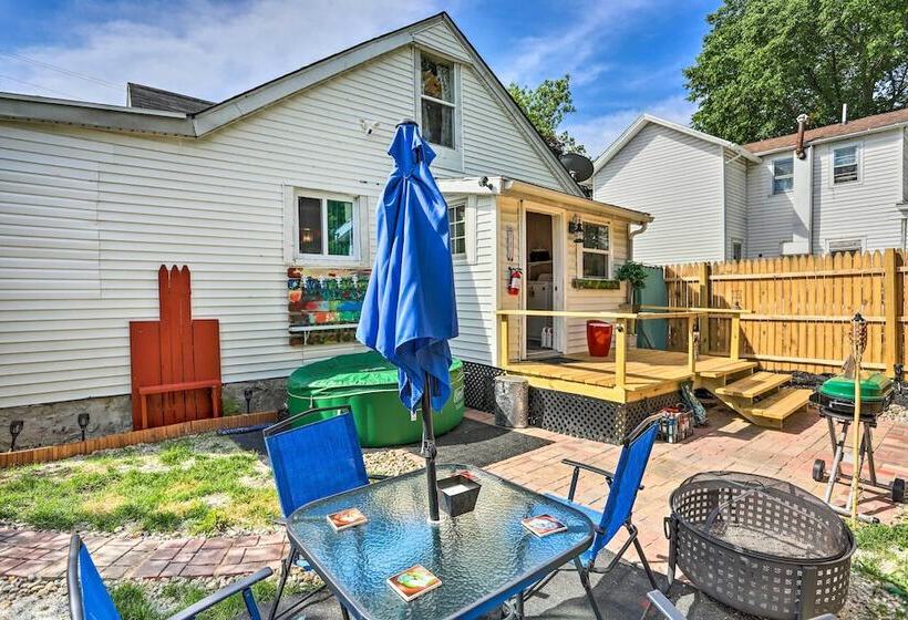 Unique Sandusky Home ~ 2 Blocks To Downtown!