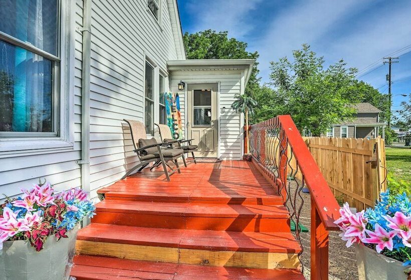 Unique Sandusky Home ~ 2 Blocks To Downtown!