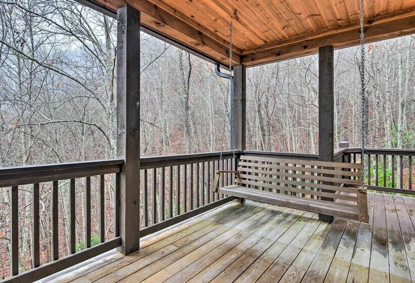 Wildflower  Luxury Cabin W/ Hot Tub & Views!