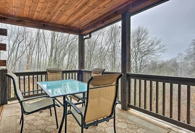 Wildflower  Luxury Cabin W/ Hot Tub & Views!