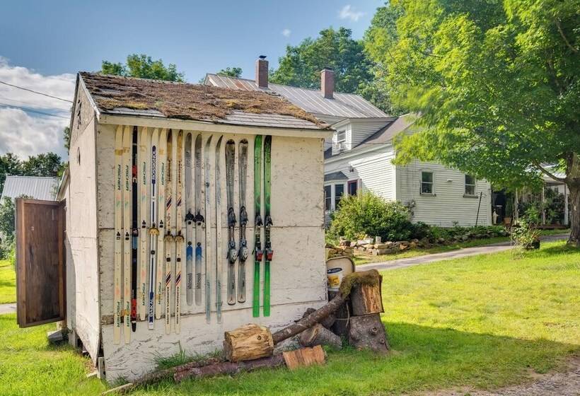 Vintage Farmhouse: Near Sunday River Ski Slopes!