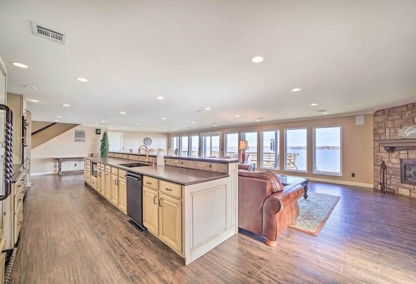 Afton Waterfront Retreat W/ Spacious Deck!