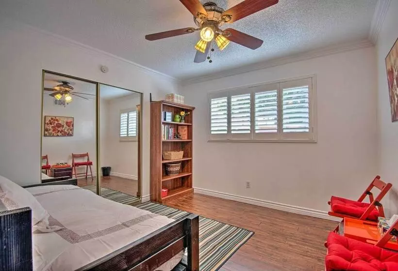 Arcadia Home W/ Sunroom & Deck In Central Location