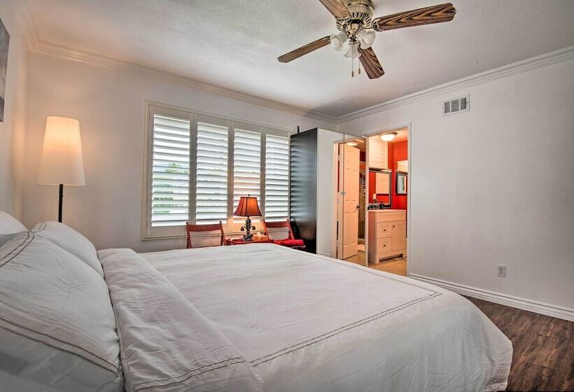 Arcadia Home W/ Sunroom & Deck In Central Location