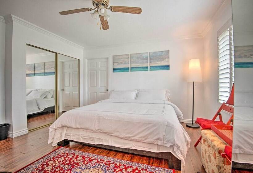 Arcadia Home W/ Sunroom & Deck In Central Location