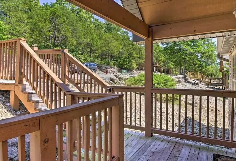 Screened Deck: Cozy Branson West Cabin!