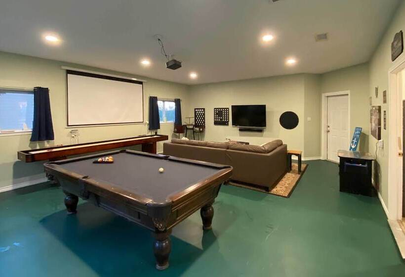 Canyon Lake Home W/ Game Room < 1 Mi To Boat Ramp!