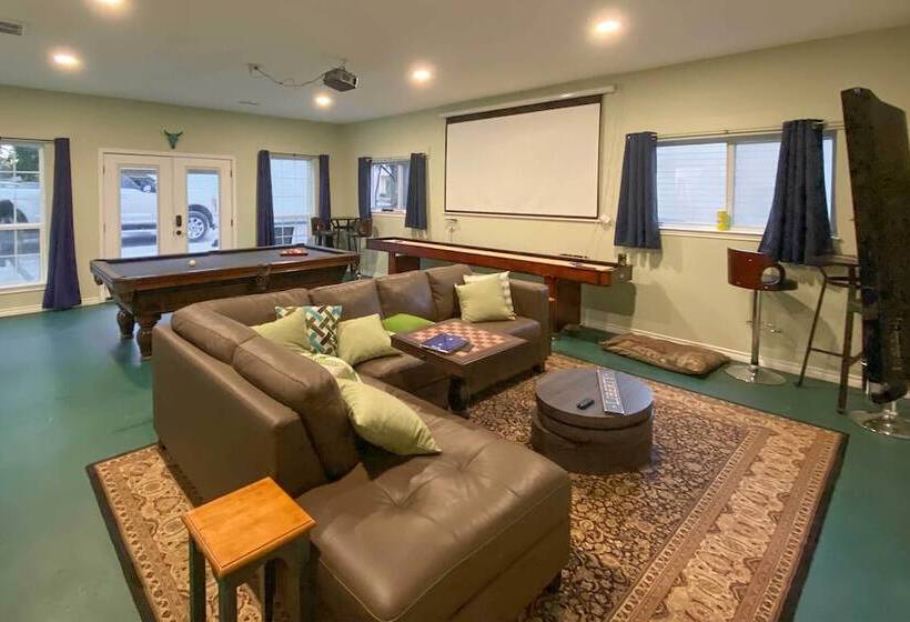 Canyon Lake Home W/ Game Room < 1 Mi To Boat Ramp!