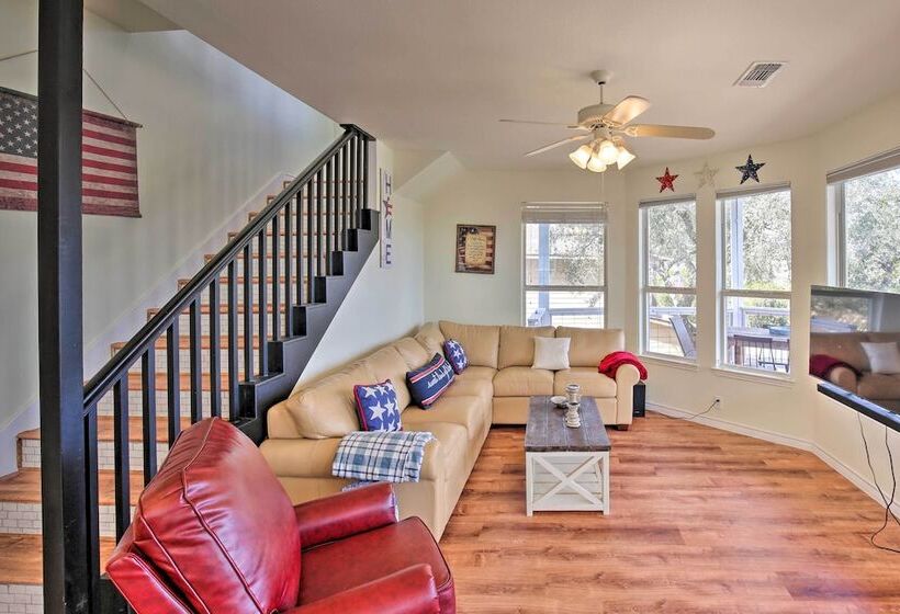 Canyon Lake Home W/ Game Room < 1 Mi To Boat Ramp!