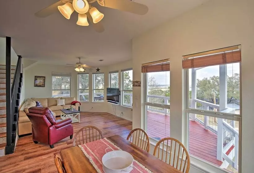 Canyon Lake Home W/ Game Room < 1 Mi To Boat Ramp!