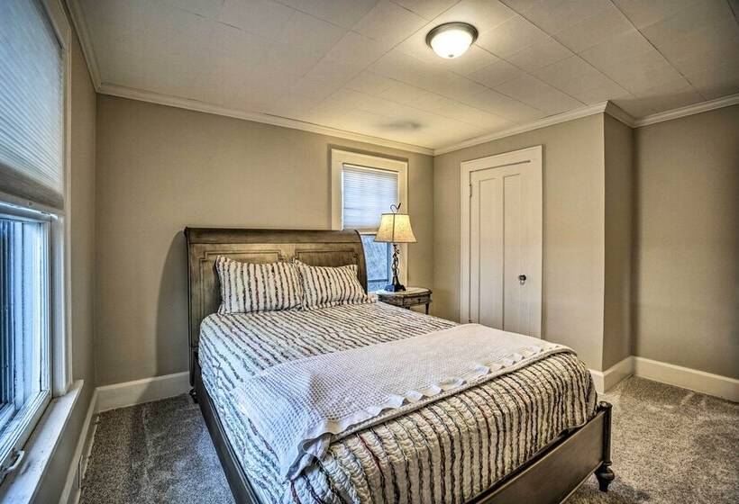 Charming & Family Friendly Zanesville Home!