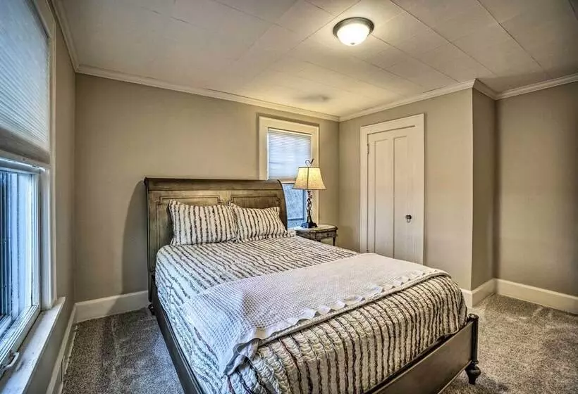 Charming & Family Friendly Zanesville Home!