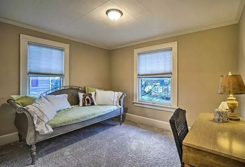 Charming & Family Friendly Zanesville Home!