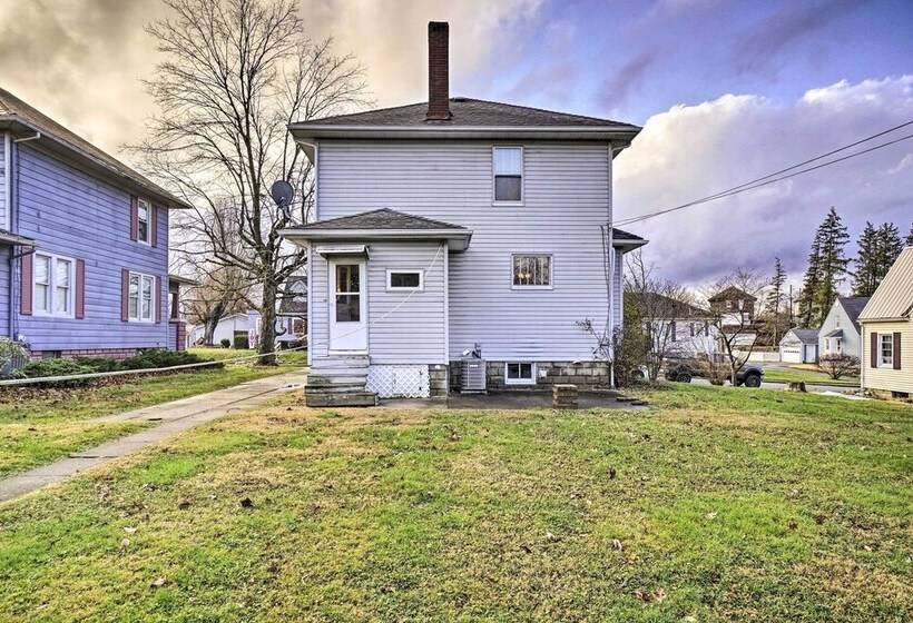 Charming & Family Friendly Zanesville Home!