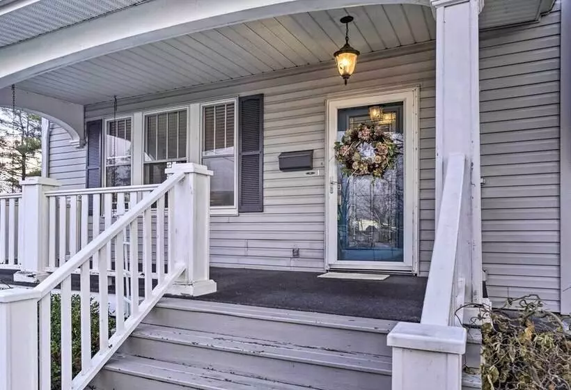 Charming & Family Friendly Zanesville Home!