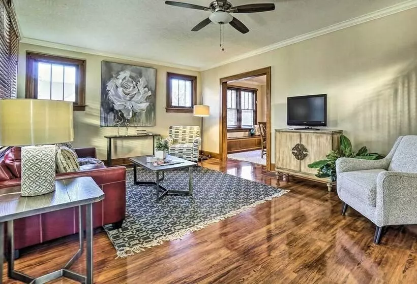 Charming & Family Friendly Zanesville Home!