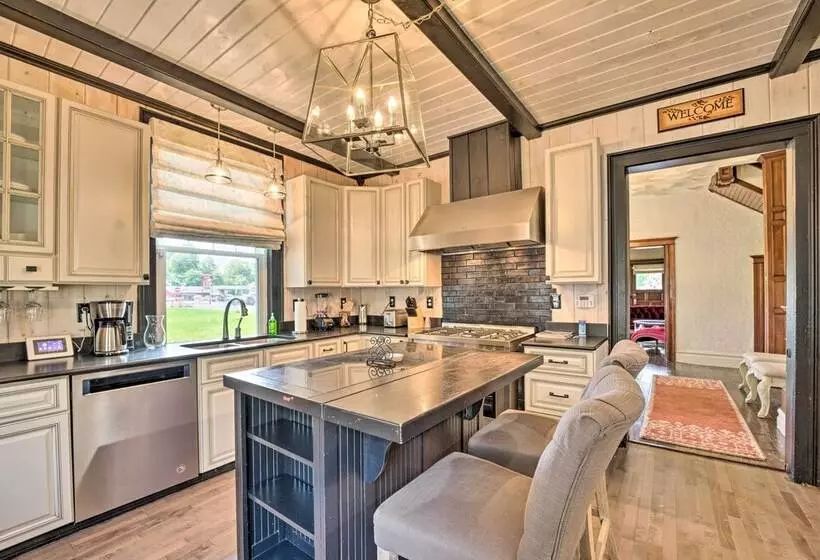 Charming Home W/ Bbq: 9 Mi To Chautauqua Lake!