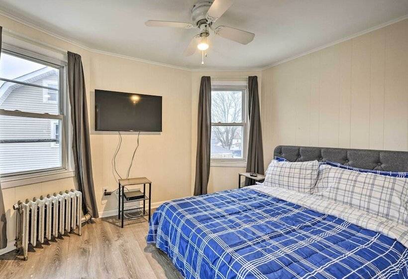 Charming Long Island Home W/ Fenced Yard!